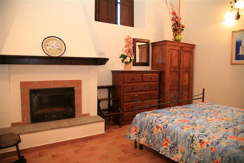 Agriturismo Toscanella Montebello Exterior photo