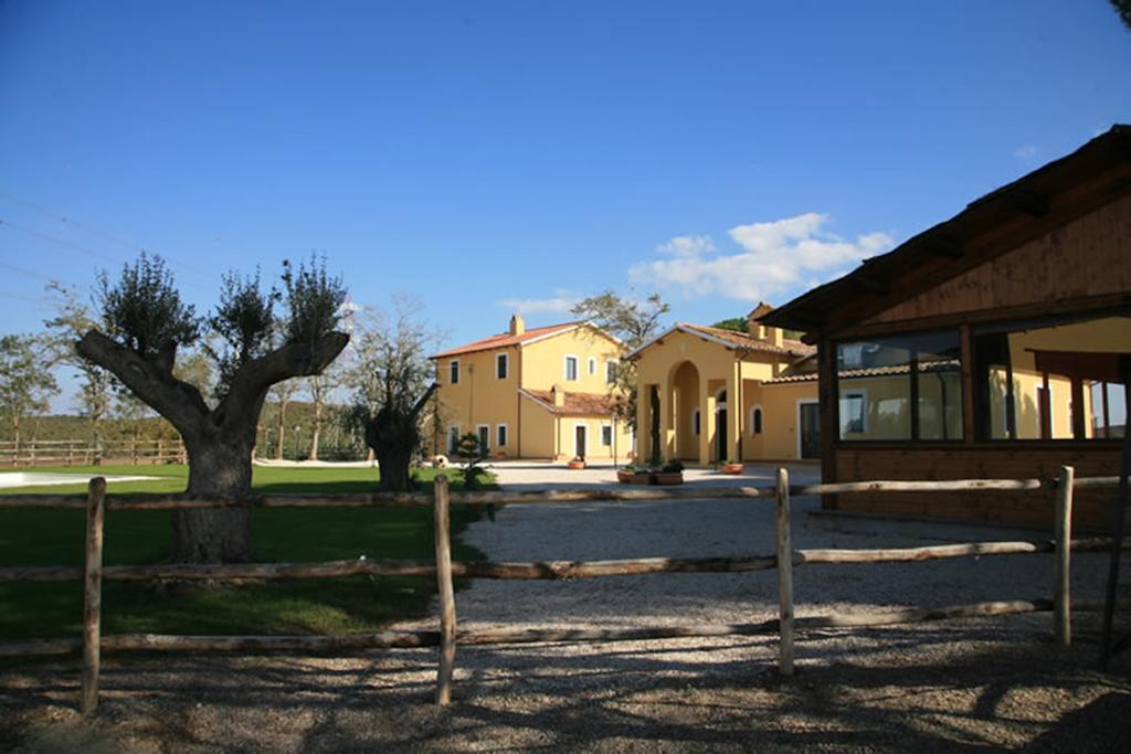 Agriturismo Toscanella Montebello Exterior photo